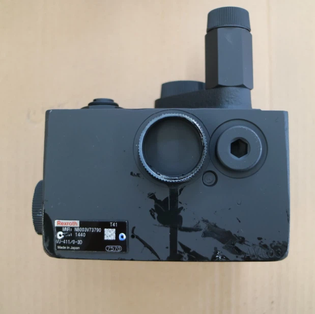 HD325-7 Accumulator Charge Valve 569-43-83140 HD325-7 Accumulator Charge Valve 569-43-83140